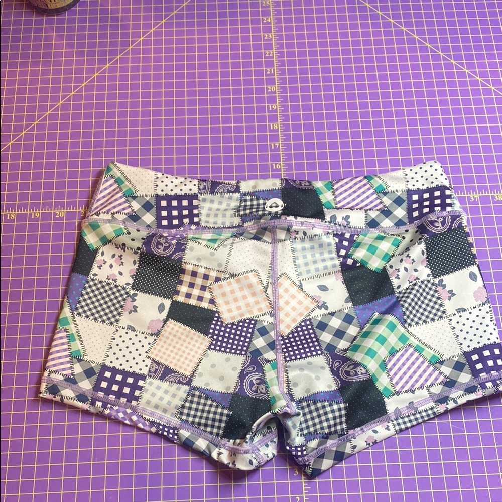 Wodbottom Large EUC Patchwork Women's Shorts - Picture 2 of 3